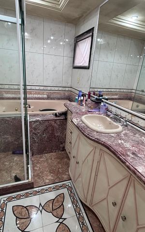 Apartamento à venda com 217m², 5 quartos e 4 vagas Apartamento à venda com 217m², 5 quartos e 4 vagasBanheiro do Quarto 1