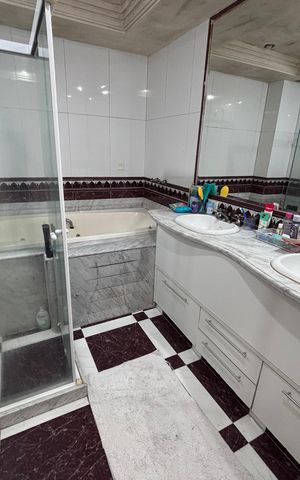 Apartamento à venda com 217m², 5 quartos e 4 vagas Apartamento à venda com 217m², 5 quartos e 4 vagasBanheiro do Quarto 2