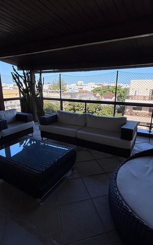 Apartamento à venda com 217m², 5 quartos e 4 vagas Apartamento à venda com 217m², 5 quartos e 4 vagasVaranda