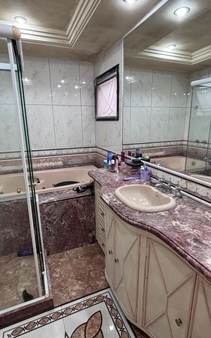 Apartamento à venda com 217m², 5 quartos e 4 vagas Apartamento à venda com 217m², 5 quartos e 4 vagasBanheiro do Quarto 1