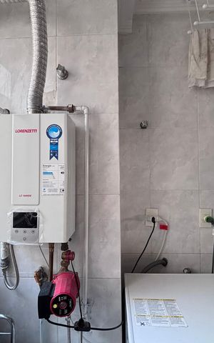 Apartamento à venda com 217m², 5 quartos e 4 vagas Apartamento à venda com 217m², 5 quartos e 4 vagasÁrea de Serviço