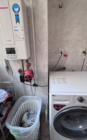 Apartamento à venda com 217m², 5 quartos e 4 vagas Apartamento à venda com 217m², 5 quartos e 4 vagasÁrea de Serviço