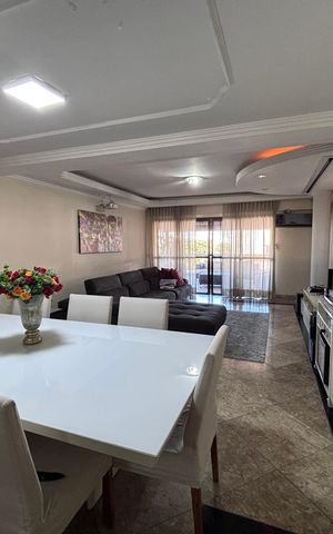 Apartamento à venda com 217m², 5 quartos e 4 vagas Apartamento à venda com 217m², 5 quartos e 4 vagasSala