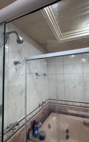Apartamento à venda com 217m², 5 quartos e 4 vagas Apartamento à venda com 217m², 5 quartos e 4 vagasBanheiro do Quarto 1