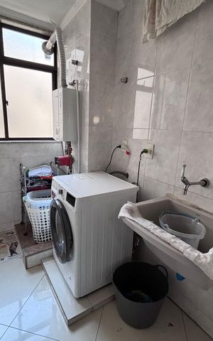 Apartamento à venda com 217m², 5 quartos e 4 vagas Apartamento à venda com 217m², 5 quartos e 4 vagasÁrea de Serviço