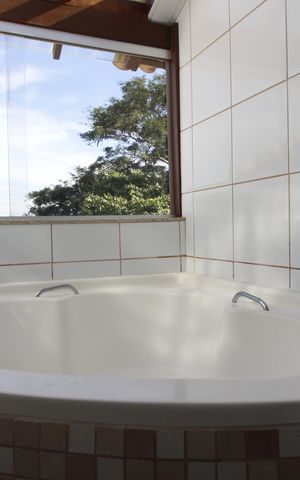 Casa para alugar com 236m², 6 quartos e 2 vagasBanheiro 2