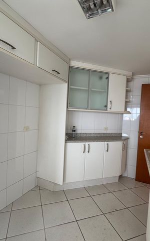 Apartamento à venda com 492m², 5 quartos e 5 vagas Apartamento à venda com 492m², 5 quartos e 5 vagasCozinha
