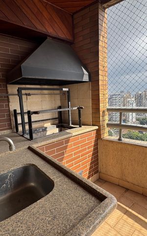 Apartamento à venda com 492m², 5 quartos e 5 vagas Apartamento à venda com 492m², 5 quartos e 5 vagasVaranda gourmet