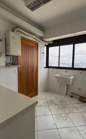 Apartamento à venda com 492m², 5 quartos e 5 vagas Apartamento à venda com 492m², 5 quartos e 5 vagasÁrea de Serviço