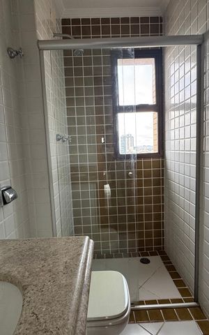 Apartamento à venda com 492m², 5 quartos e 5 vagas Apartamento à venda com 492m², 5 quartos e 5 vagasBanheiro da Suíte 2