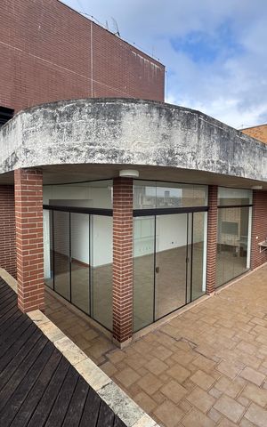 Apartamento à venda com 492m², 5 quartos e 5 vagas Apartamento à venda com 492m², 5 quartos e 5 vagasQuintal