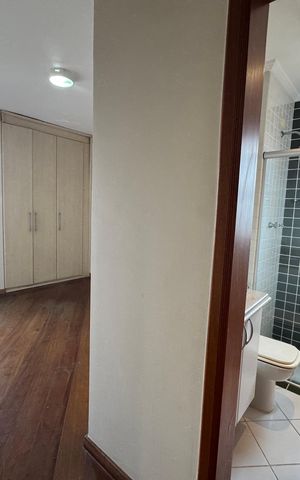 Apartamento à venda com 492m², 5 quartos e 5 vagas Apartamento à venda com 492m², 5 quartos e 5 vagasBanheiro da Suíte 4