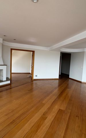 Apartamento à venda com 492m², 5 quartos e 5 vagas Apartamento à venda com 492m², 5 quartos e 5 vagasSala