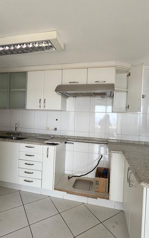 Apartamento à venda com 492m², 5 quartos e 5 vagas Apartamento à venda com 492m², 5 quartos e 5 vagasCozinha