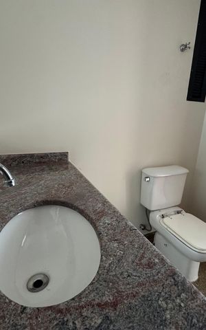 Apartamento à venda com 492m², 5 quartos e 5 vagas Apartamento à venda com 492m², 5 quartos e 5 vagasBanheiro 6