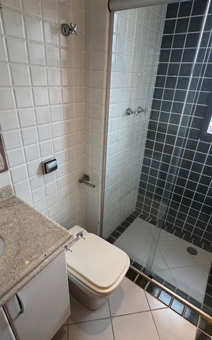 Apartamento à venda com 492m², 5 quartos e 5 vagas Apartamento à venda com 492m², 5 quartos e 5 vagasBanheiro da suíte 5