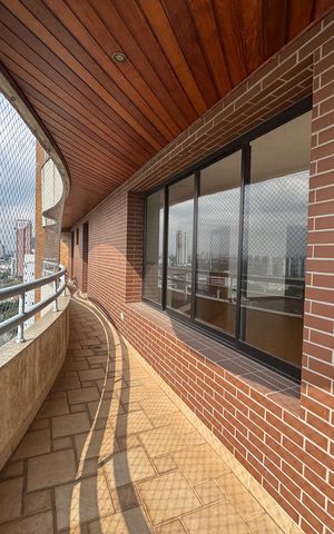 Apartamento à venda com 492m², 5 quartos e 5 vagas Apartamento à venda com 492m², 5 quartos e 5 vagasSacada