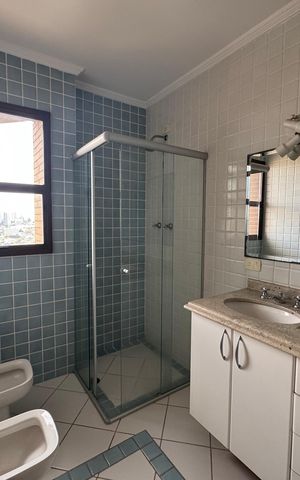 Apartamento à venda com 492m², 5 quartos e 5 vagas Apartamento à venda com 492m², 5 quartos e 5 vagasBanheiro da Suíte Master
