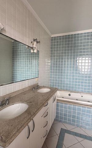 Apartamento à venda com 492m², 5 quartos e 5 vagas Apartamento à venda com 492m², 5 quartos e 5 vagasBanheiro da Suíte Master
