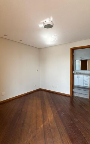 Apartamento à venda com 492m², 5 quartos e 5 vagas Apartamento à venda com 492m², 5 quartos e 5 vagasSuíte master