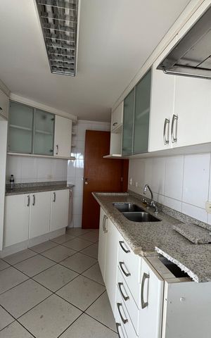 Apartamento à venda com 492m², 5 quartos e 5 vagas Apartamento à venda com 492m², 5 quartos e 5 vagasCozinha