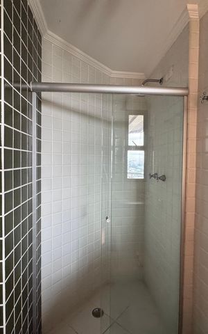 Apartamento à venda com 492m², 5 quartos e 5 vagas Apartamento à venda com 492m², 5 quartos e 5 vagasBanheiro da Suíte 1