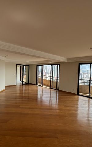 Apartamento à venda com 492m², 5 quartos e 5 vagas Apartamento à venda com 492m², 5 quartos e 5 vagasSala