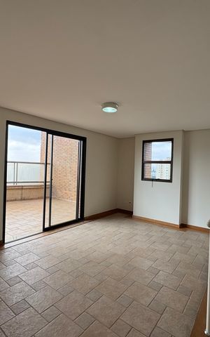 Apartamento à venda com 492m², 5 quartos e 5 vagas Apartamento à venda com 492m², 5 quartos e 5 vagasSala 2