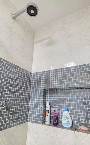 Apartamento à venda com 68m², 2 quartos e 1 vaga Apartamento à venda com 68m², 2 quartos e 1 vagaBanheiro