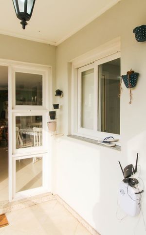 Casa à venda com 550m², 6 quartos e 4 vagas Casa à venda com 550m², 6 quartos e 4 vagasÁrea de Serviço