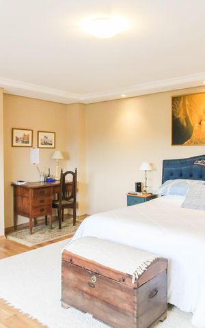 Casa à venda com 550m², 6 quartos e 4 vagas Casa à venda com 550m², 6 quartos e 4 vagasSuíte 3
