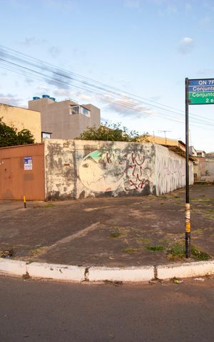 Casa à venda com 233m², 3 quartos e 6 vagasFachada