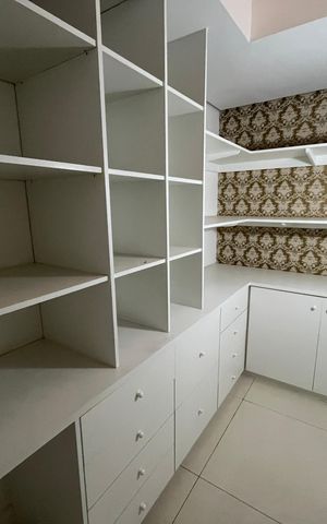 Casa para alugar com 1000m², 3 quartos e 5 vagasCloset da suíte 2