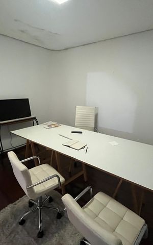 Casa para alugar com 1000m², 3 quartos e 5 vagasEscritório