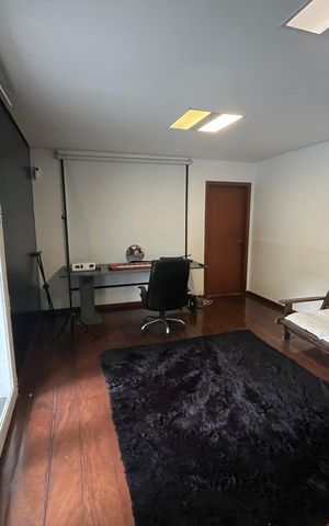 Casa para alugar com 1000m², 3 quartos e 5 vagasEscritório