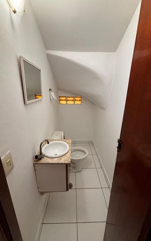 Casa à venda com 180m², 3 quartos e 5 vagas Casa à venda com 180m², 3 quartos e 5 vagasLavabo