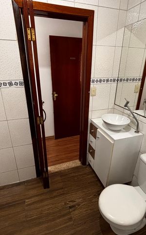 Casa à venda com 180m², 3 quartos e 5 vagas Casa à venda com 180m², 3 quartos e 5 vagasBanheiro