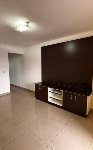 Casa à venda com 180m², 3 quartos e 5 vagas Casa à venda com 180m², 3 quartos e 5 vagasSala