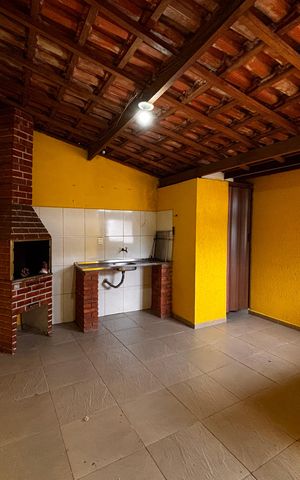 Casa à venda com 180m², 3 quartos e 5 vagas Casa à venda com 180m², 3 quartos e 5 vagasChurrasqueira