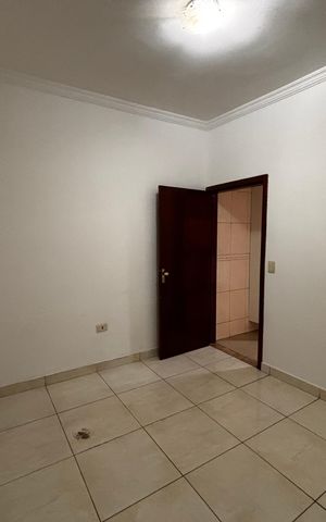 Casa à venda com 180m², 3 quartos e 5 vagas Casa à venda com 180m², 3 quartos e 5 vagasQuarto