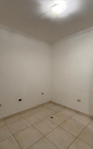 Casa à venda com 180m², 3 quartos e 5 vagas Casa à venda com 180m², 3 quartos e 5 vagasQuarto