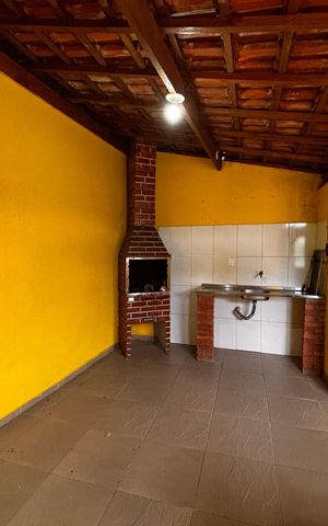 Casa à venda com 180m², 3 quartos e 5 vagas Casa à venda com 180m², 3 quartos e 5 vagasChurrasqueira