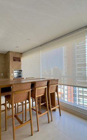 Apartamento para alugar com 116m², 2 quartos e 2 vagas Apartamento para alugar com 116m², 2 quartos e 2 vagasVaranda