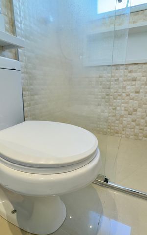 Apartamento para alugar com 116m², 2 quartos e 2 vagas Apartamento para alugar com 116m², 2 quartos e 2 vagasBanheiro da Suíte