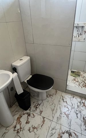 Studio para alugar com 30m², 1 quarto e sem vaga Studio para alugar com 30m², 1 quarto e sem vagaBanheiro 1
