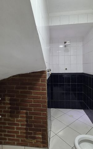 Casa para alugar com 280m², 4 quartos e 4 vagas Casa para alugar com 280m², 4 quartos e 4 vagasBanheiro