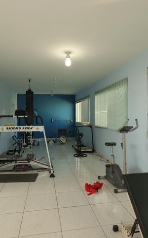 Casa para alugar com 454m², 4 quartos e 8 vagasAcademia