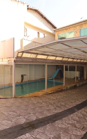 Casa para alugar com 454m², 4 quartos e 8 vagasGaragem