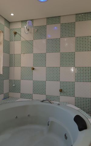 Casa para alugar com 454m², 4 quartos e 8 vagasBanheiro da Suíte