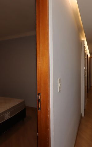 Casa para alugar com 454m², 4 quartos e 8 vagasCorredor segundo piso